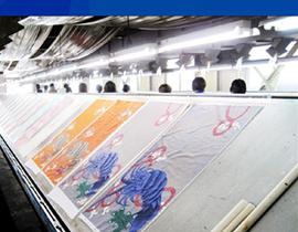 In kỹ thuật số họa tiết nhiều màu trên vải